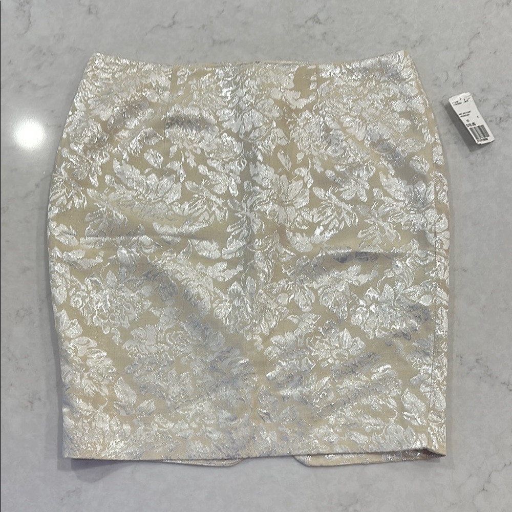 Forever 21 Cream and Silver Floral Skirt Sz 10 NWT